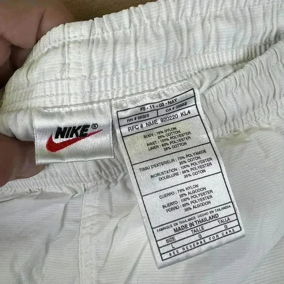 90s Vintage Nike Men's Athletic Shorts - White & Blue - Picture 4 of 5